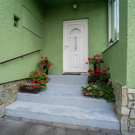 By Interhome Velky Osek